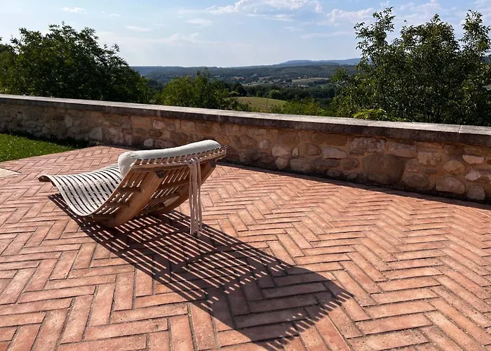 Les Noyers Bed & Breakfast 3*